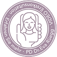 Kreisförmiges Logo mit einer Strichzeichnung einer Hand, die ein Telefon hält und ein lächelndes Frauengesicht zeigt. Der deutsche Text am Rand lautet: "Erfahren Sie mehr. PD Dr. Eva Röegg. VIDEO Erstkonsultation.